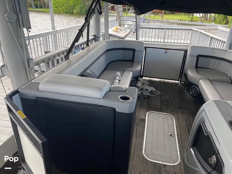 Slide: The Image of Godfrey AquaPatio 255 SBC 2023 - 12662234