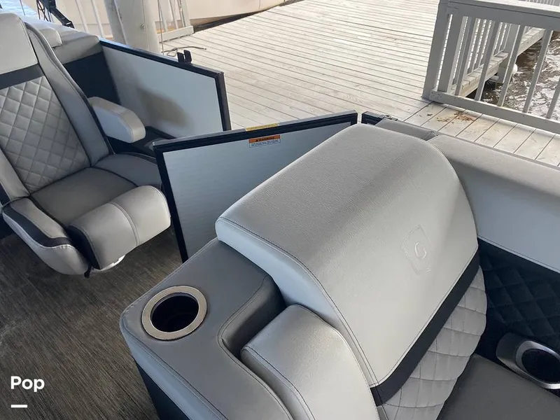 Slide: The Image of Godfrey AquaPatio 255 SBC 2023 - 12662237