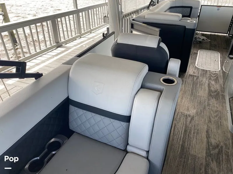 Slide: The Image of Godfrey AquaPatio 255 SBC 2023 - 12662239