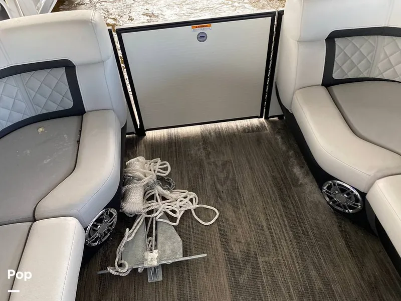 Slide: The Image of Godfrey AquaPatio 255 SBC 2023 - 12662240