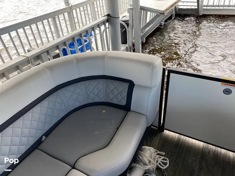 Slide: The Image of Godfrey AquaPatio 255 SBC 2023 - 12662242