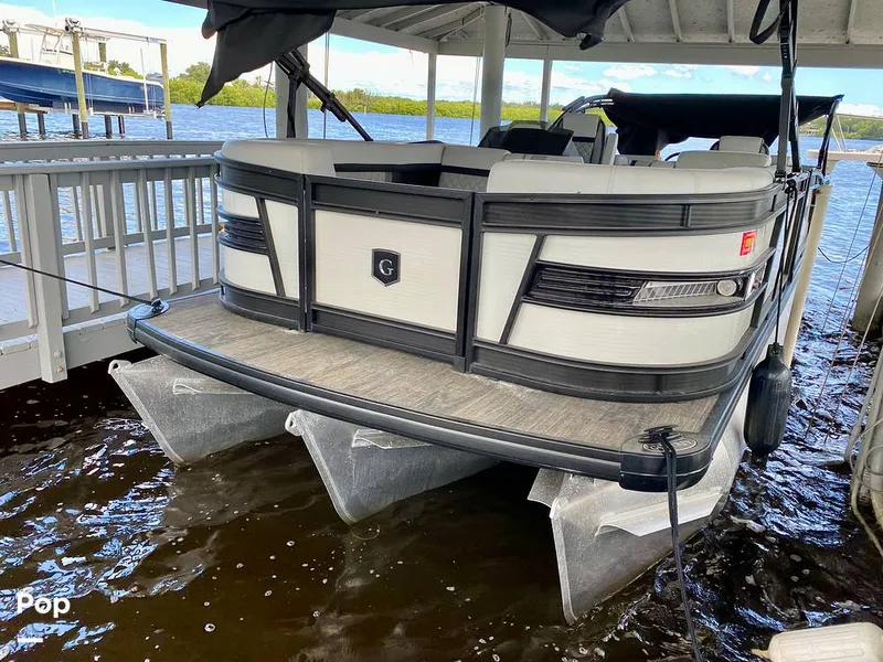 Slide: The Image of Godfrey AquaPatio 255 SBC 2023 - 12662260