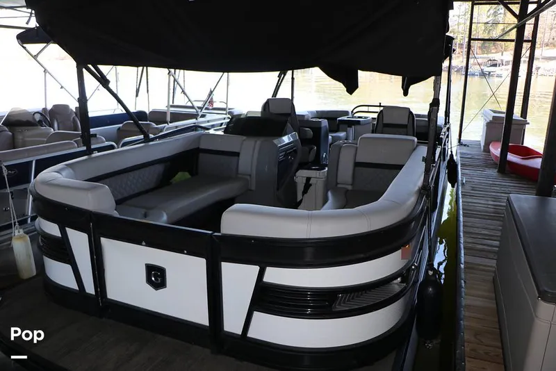 Slide: The Image of Godfrey AquaPatio 255 SBC 2023 - 15123661