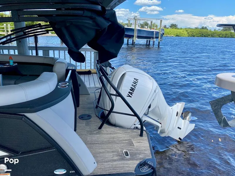 Slide: The Image of Godfrey AquaPatio 255 SBC 2023 - 12662206