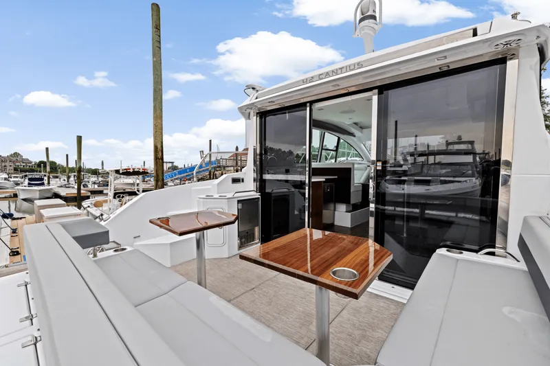 Slide: The Image of Cruisers Yachts 42 CANTIUS 2022 - 11