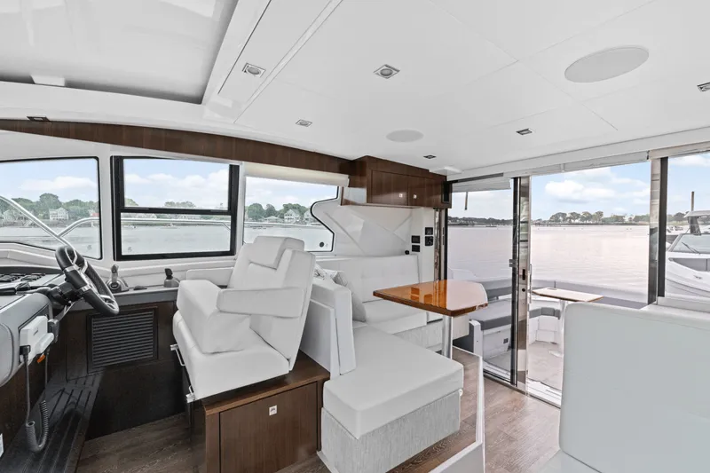 Slide: The Image of Cruisers Yachts 42 CANTIUS 2022 - 24