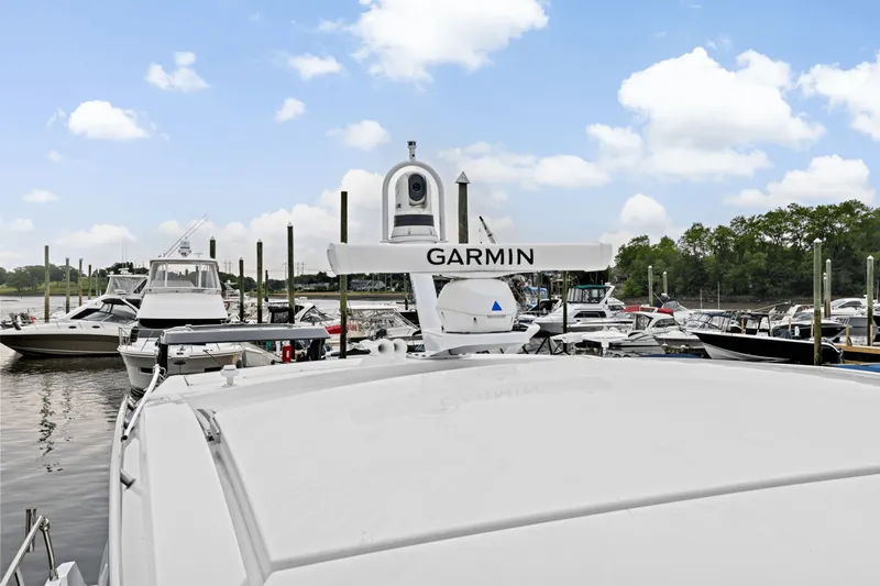 Slide: The Image of Cruisers Yachts 42 CANTIUS 2022 - 48