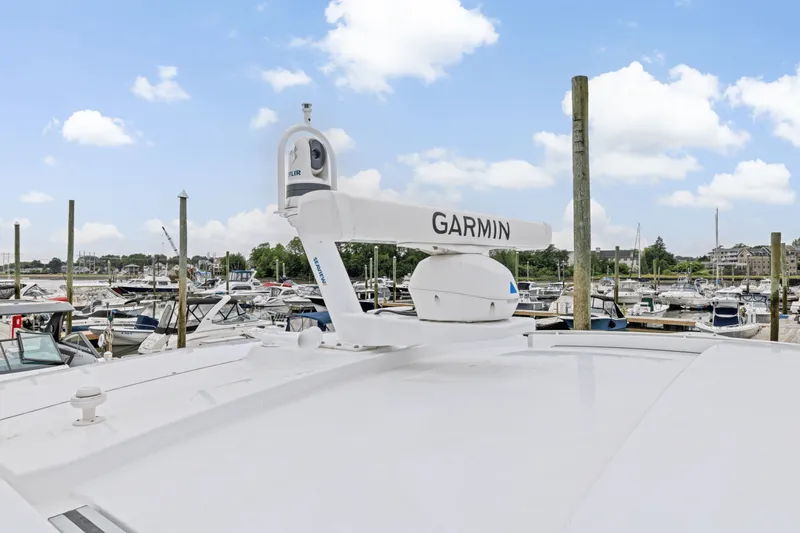 Slide: The Image of Cruisers Yachts 42 CANTIUS 2022 - 49