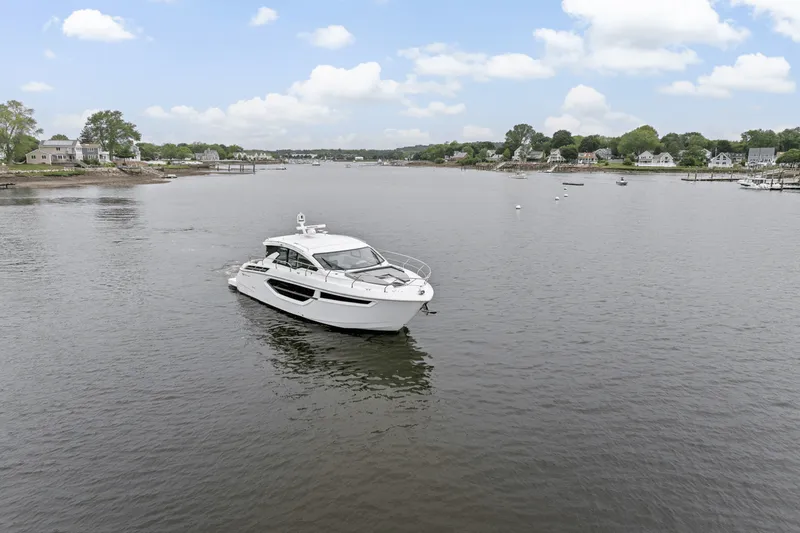 Slide: The Image of Cruisers Yachts 42 CANTIUS 2022 - 53