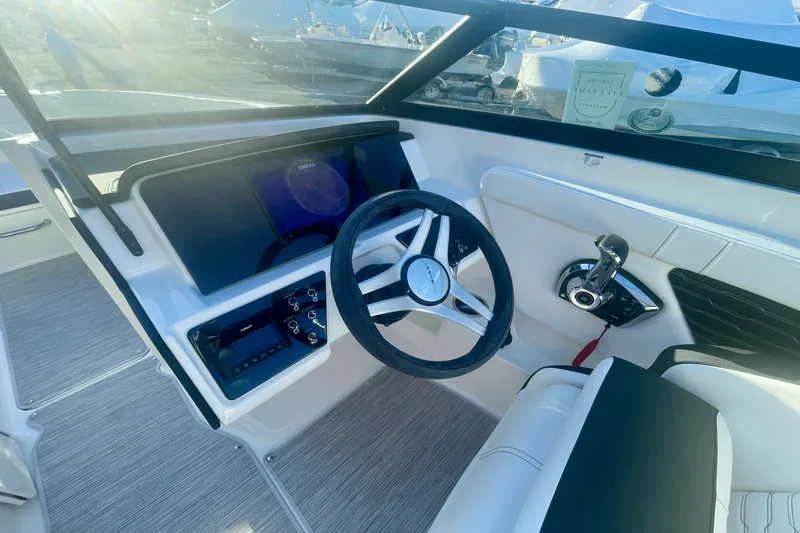 Slide: The Image of Sea Ray SPX 230 Outboard 2025 - 15