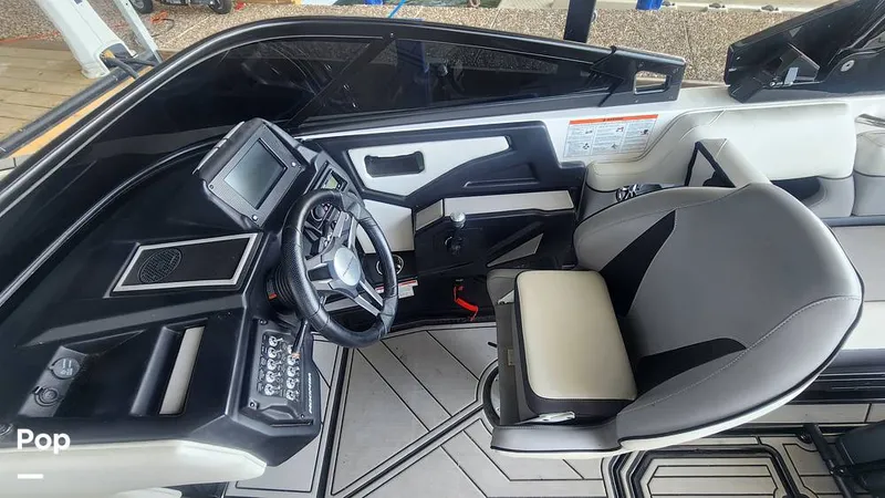 Slide: The Image of Captain's Chair - 12962834