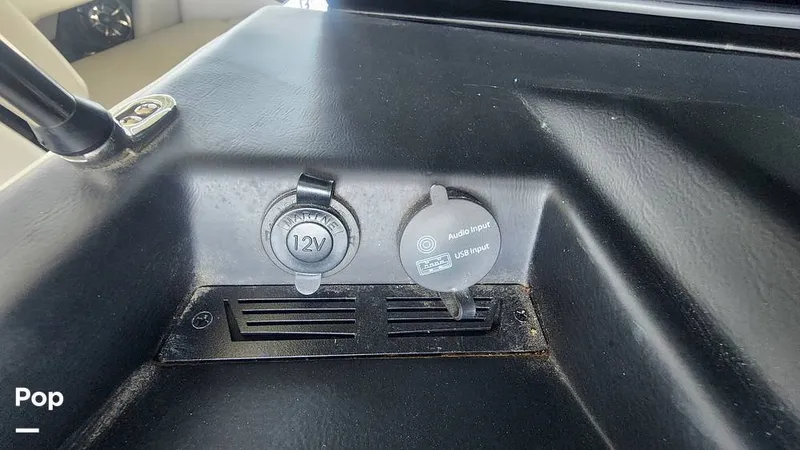 Slide: The Image of 12 V DC Outlets - 12962900