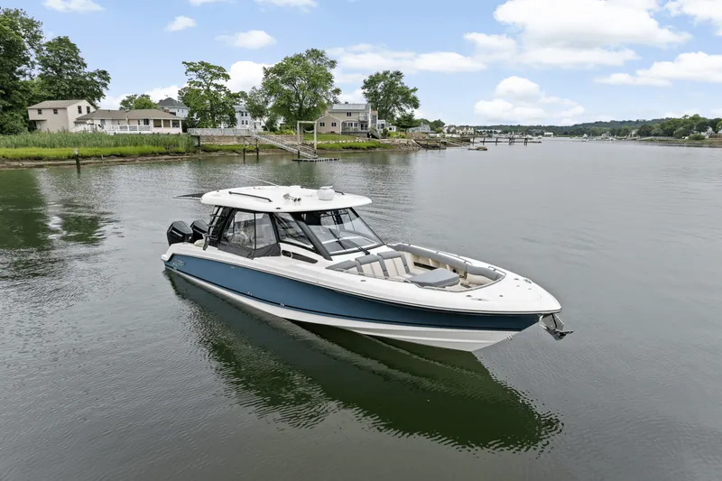 Slide: The Image of Boston Whaler 350 Realm 2025 - 2