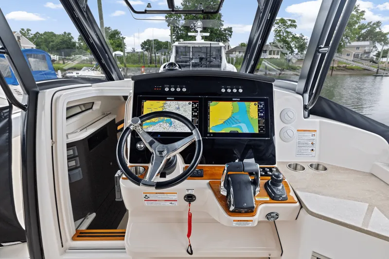 Slide: The Image of Boston Whaler 350 Realm 2025 - 21