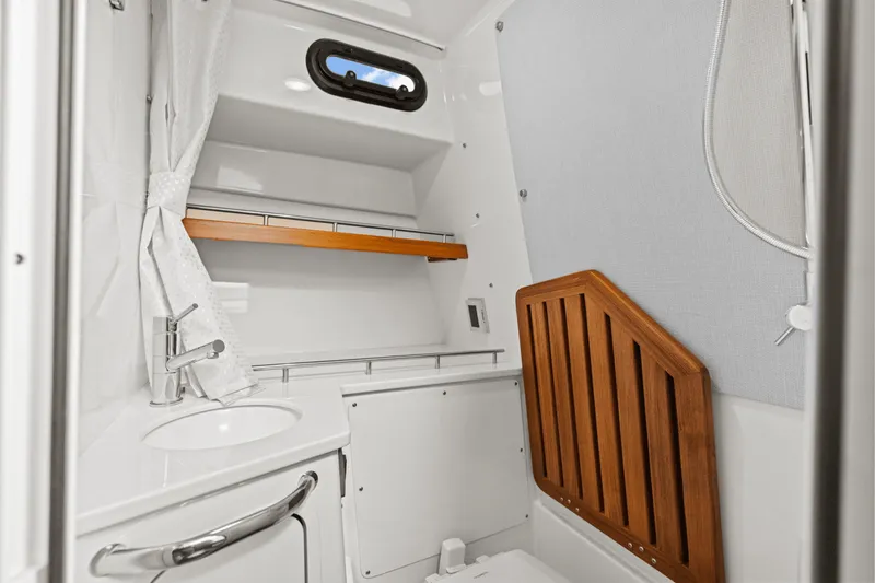 Slide: The Image of Boston Whaler 350 Realm 2025 - 32