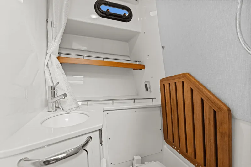 Slide: The Image of Boston Whaler 350 Realm 2025 - 33