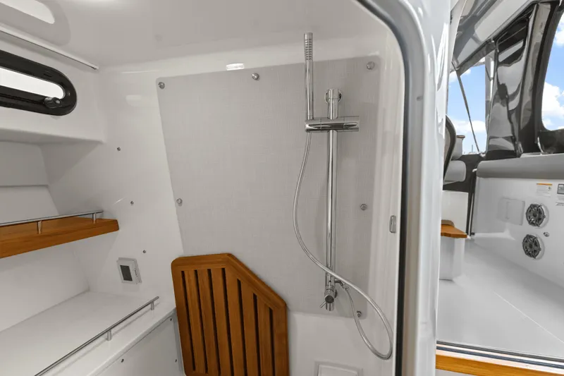 Slide: The Image of Boston Whaler 350 Realm 2025 - 34