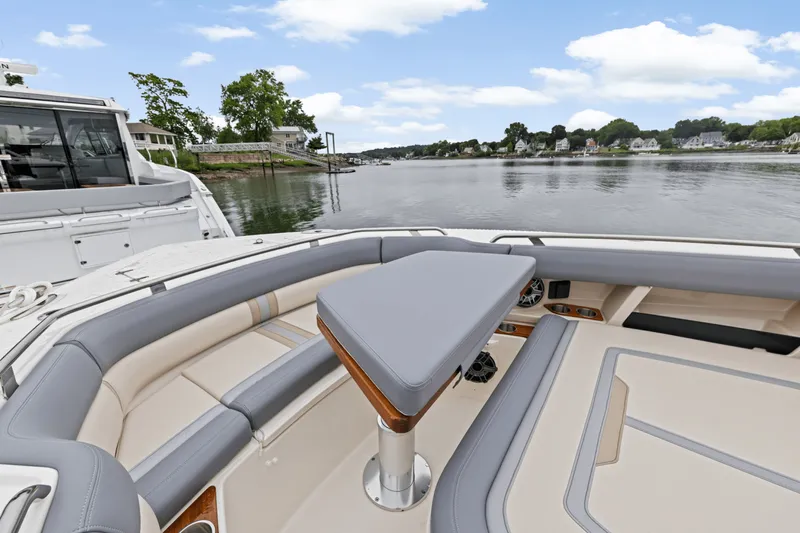 Slide: The Image of Boston Whaler 350 Realm 2025 - 39