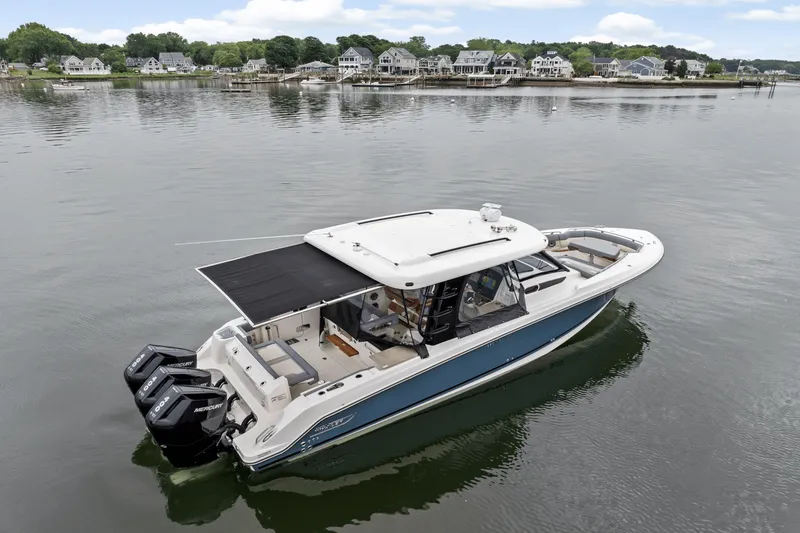 Slide: The Image of Boston Whaler 350 Realm 2025 - 4