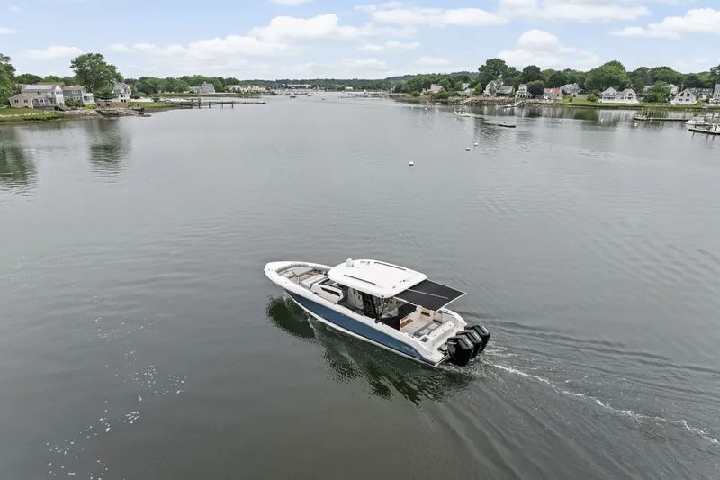 Slide: The Image of Boston Whaler 350 Realm 2025 - 51