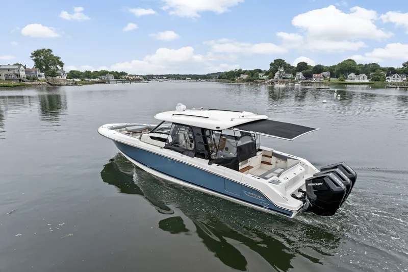 Slide: The Image of Boston Whaler 350 Realm 2025 - 53