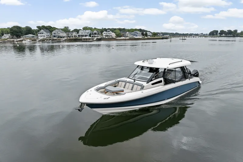 Slide: The Image of Boston Whaler 350 Realm 2025 - 56