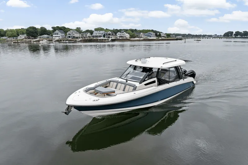 Slide: The Image of Boston Whaler 350 Realm 2025 - 57