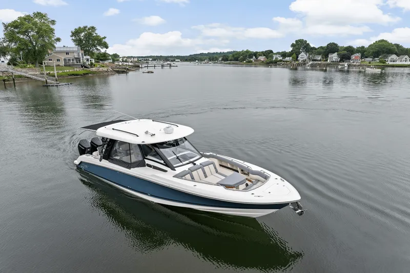 Slide: The Image of Boston Whaler 350 Realm 2025 - 58