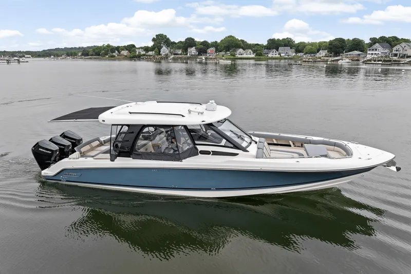 Slide: The Image of Boston Whaler 350 Realm 2025 - 59