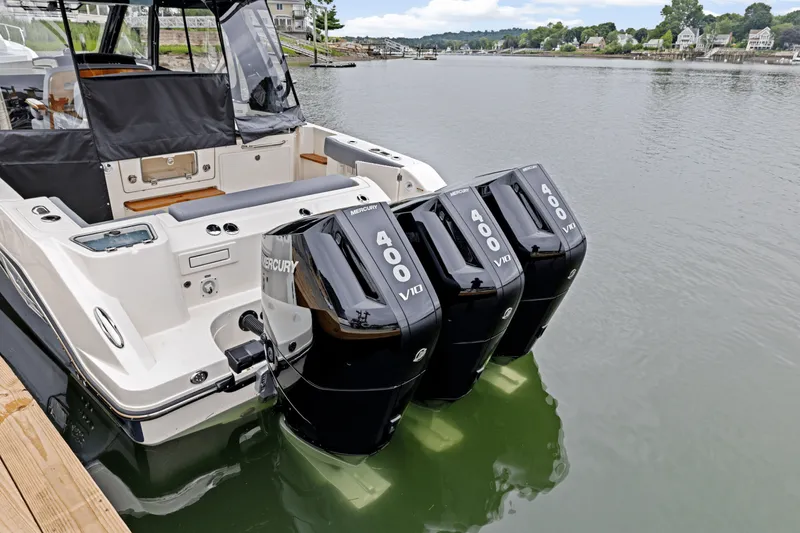 Slide: The Image of Boston Whaler 350 Realm 2025 - 6