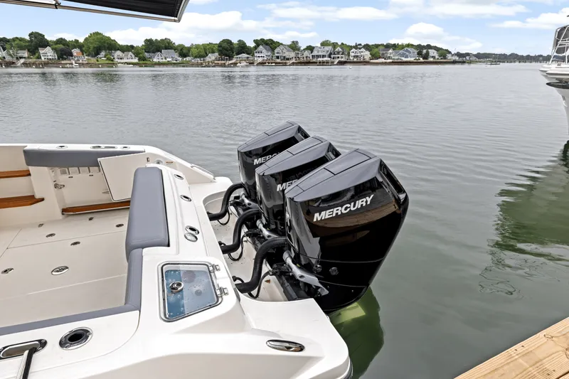 Slide: The Image of Boston Whaler 350 Realm 2025 - 8