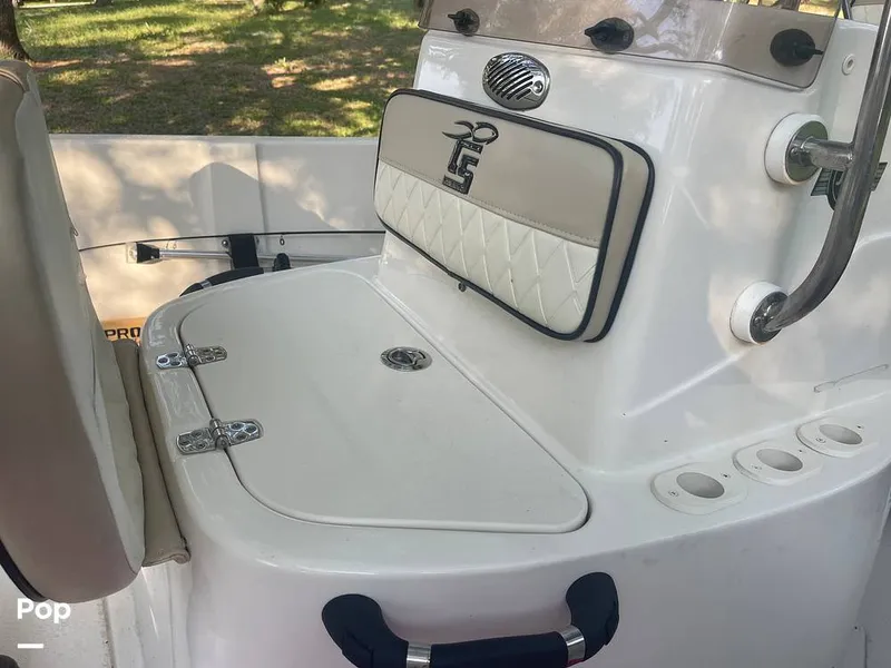 Slide: The Image of Carolina 192JLS 2022 - 12666136