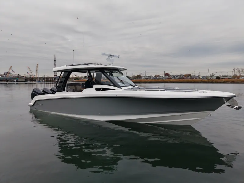 The Image of Boston Whaler 350 Realm 2026 - 0