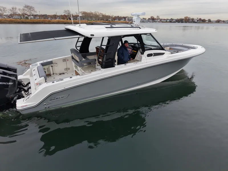 Slide: The Image of Boston Whaler 350 Realm 2026 - 16