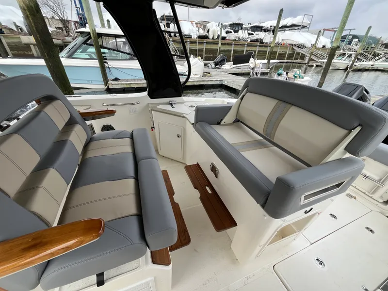 Slide: The Image of Boston Whaler 350 Realm 2026 - 26