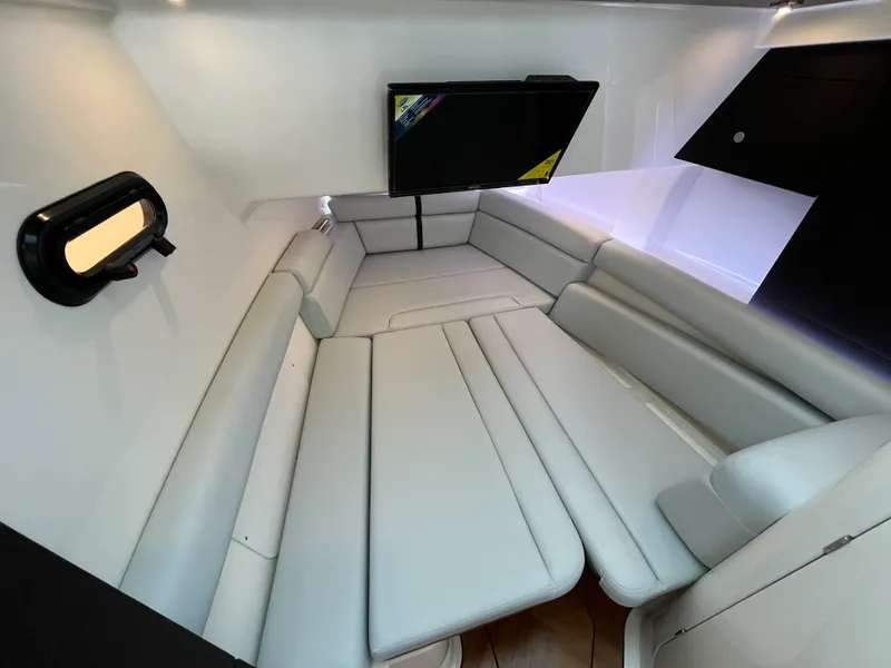 Slide: The Image of Boston Whaler 350 Realm 2026 - 37