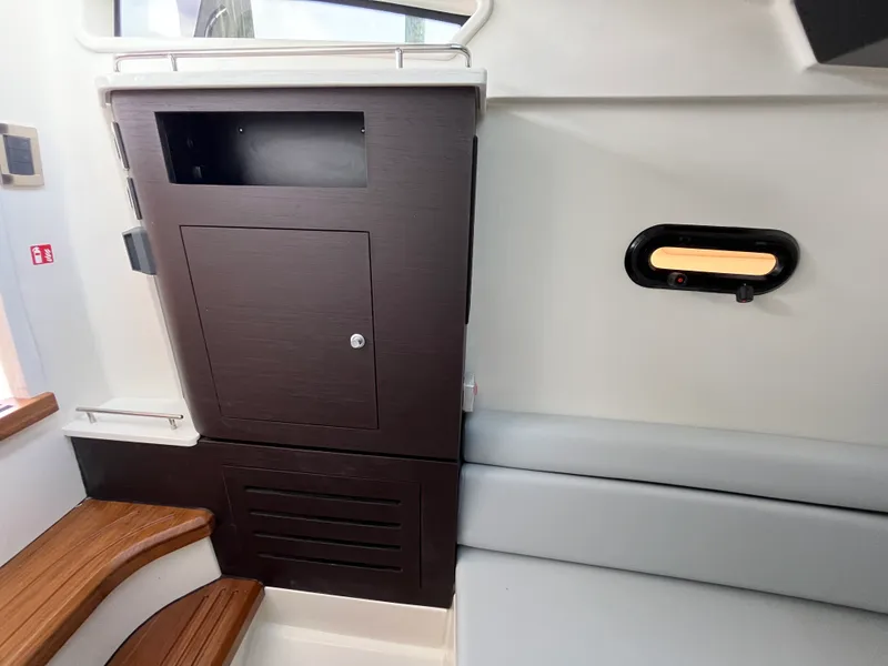 Slide: The Image of Boston Whaler 350 Realm 2026 - 38