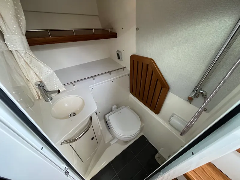 Slide: The Image of Boston Whaler 350 Realm 2026 - 41