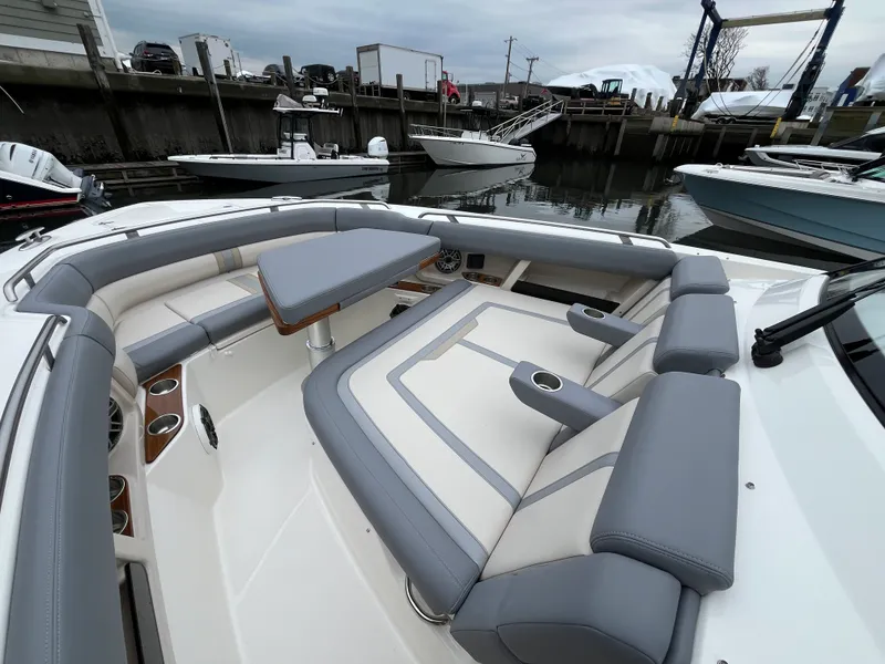 Slide: The Image of Boston Whaler 350 Realm 2026 - 42