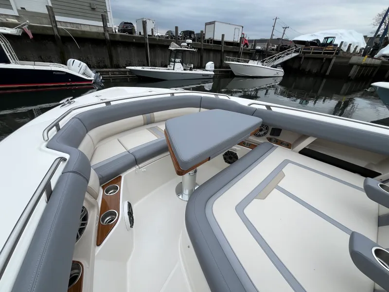 Slide: The Image of Boston Whaler 350 Realm 2026 - 44