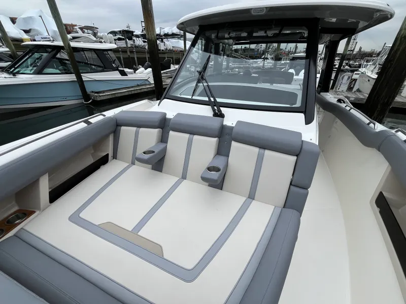 Slide: The Image of Boston Whaler 350 Realm 2026 - 45