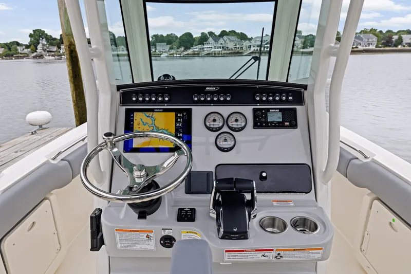 Slide: The Image of Boston Whaler 250 Outrage 2025 - 23