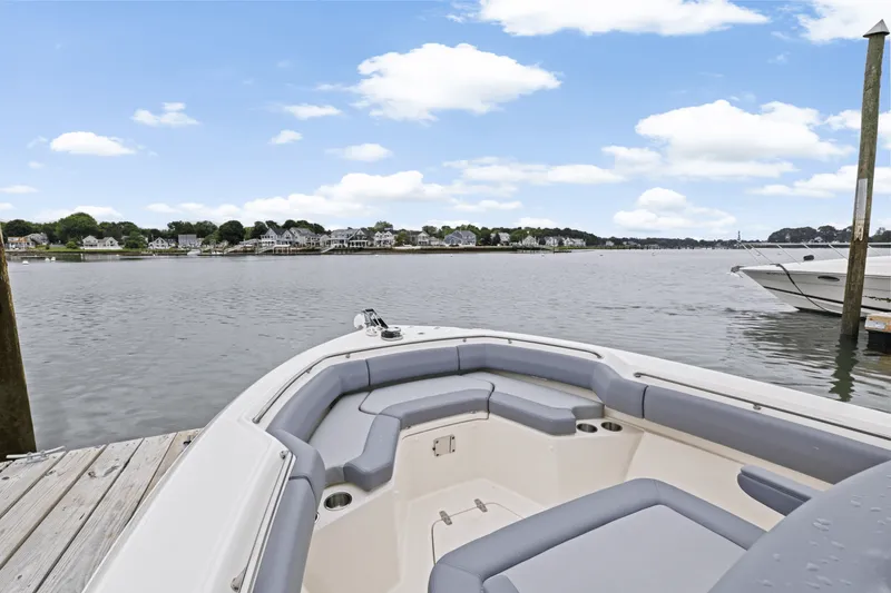 Slide: The Image of Boston Whaler 250 Outrage 2025 - 35