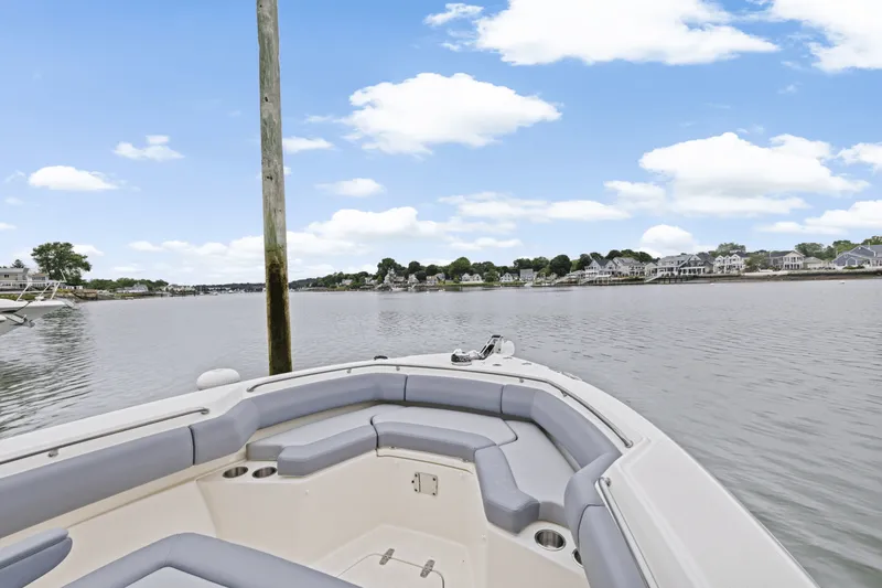 Slide: The Image of Boston Whaler 250 Outrage 2025 - 37