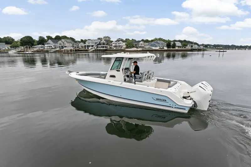 Slide: The Image of Boston Whaler 250 Outrage 2025 - 42