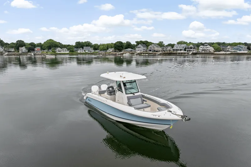 Slide: The Image of Boston Whaler 250 Outrage 2025 - 45