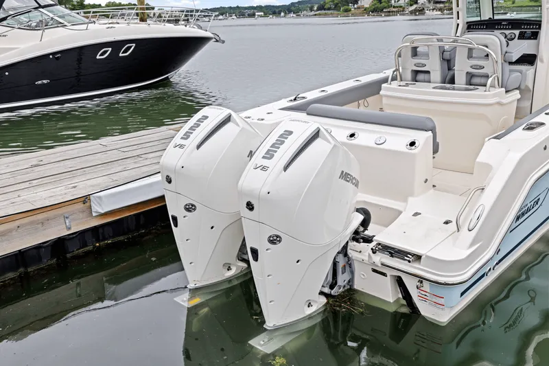 Slide: The Image of Boston Whaler 250 Outrage 2025 - 6