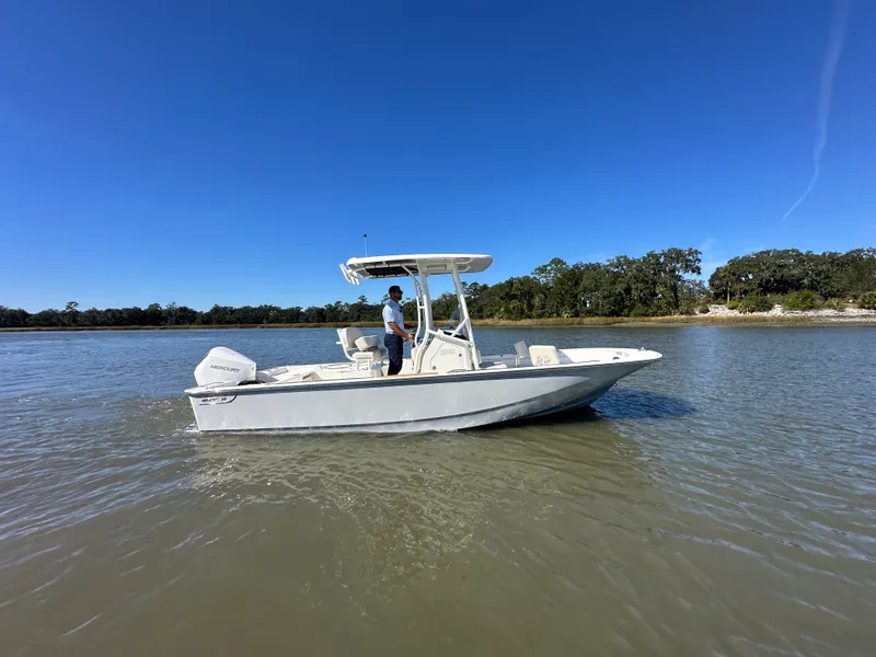 The Image of Boston Whaler 210 Montauk 2026 - 0