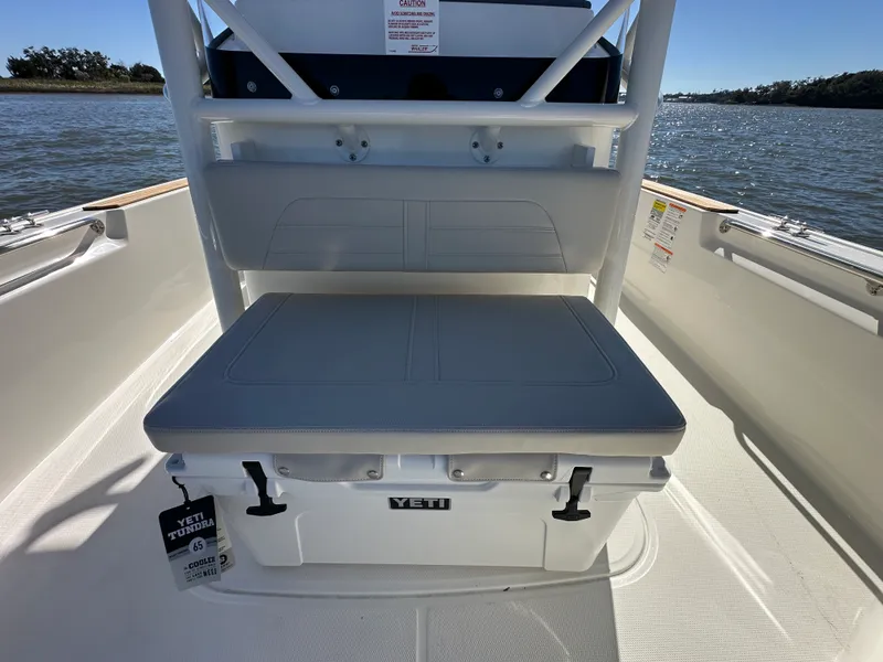 Slide: The Image of Boston Whaler 210 Montauk 2026 - 15