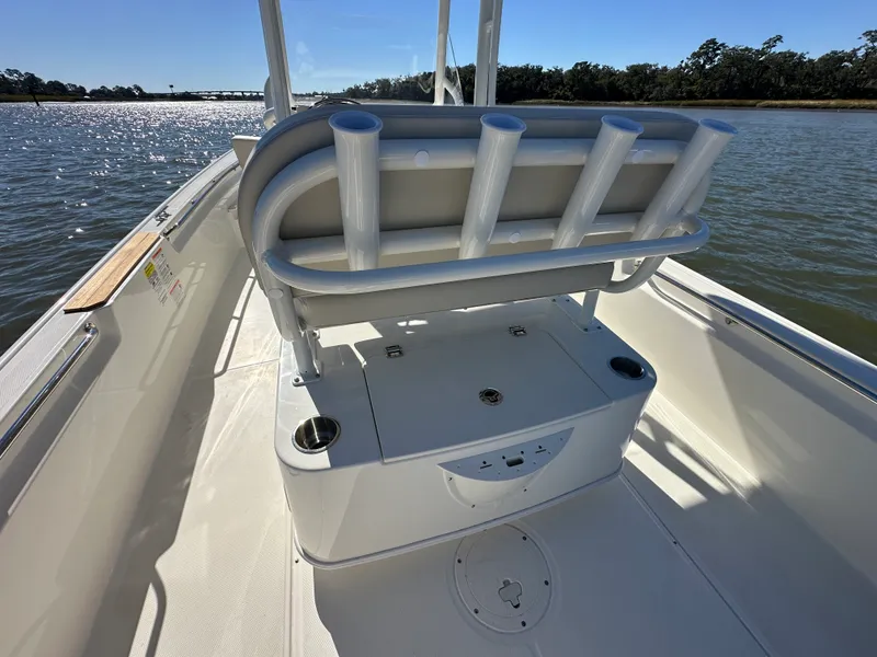 Slide: The Image of Boston Whaler 210 Montauk 2026 - 24